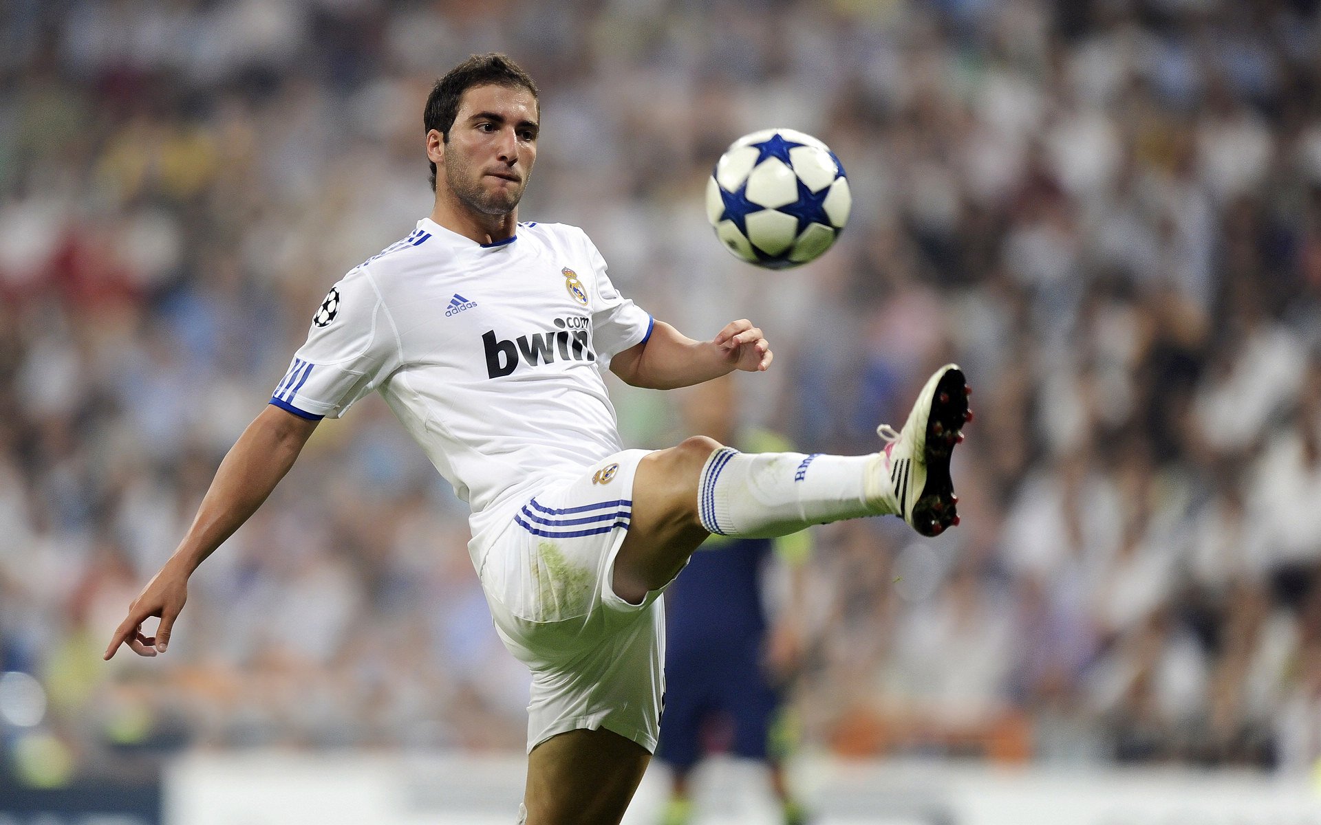 瓜迪奥拉称哈兰德可比肩梅西和C罗，瓜迪奥拉 哈兰德